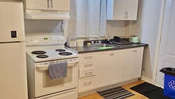 Apartment, 2 Bedrooms, Smoking, Balcony | Interior