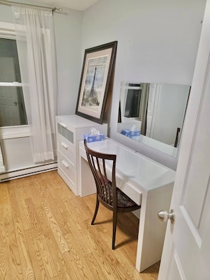 Apartment, 2 Bedrooms, Smoking, Balcony | Bahagian dalam