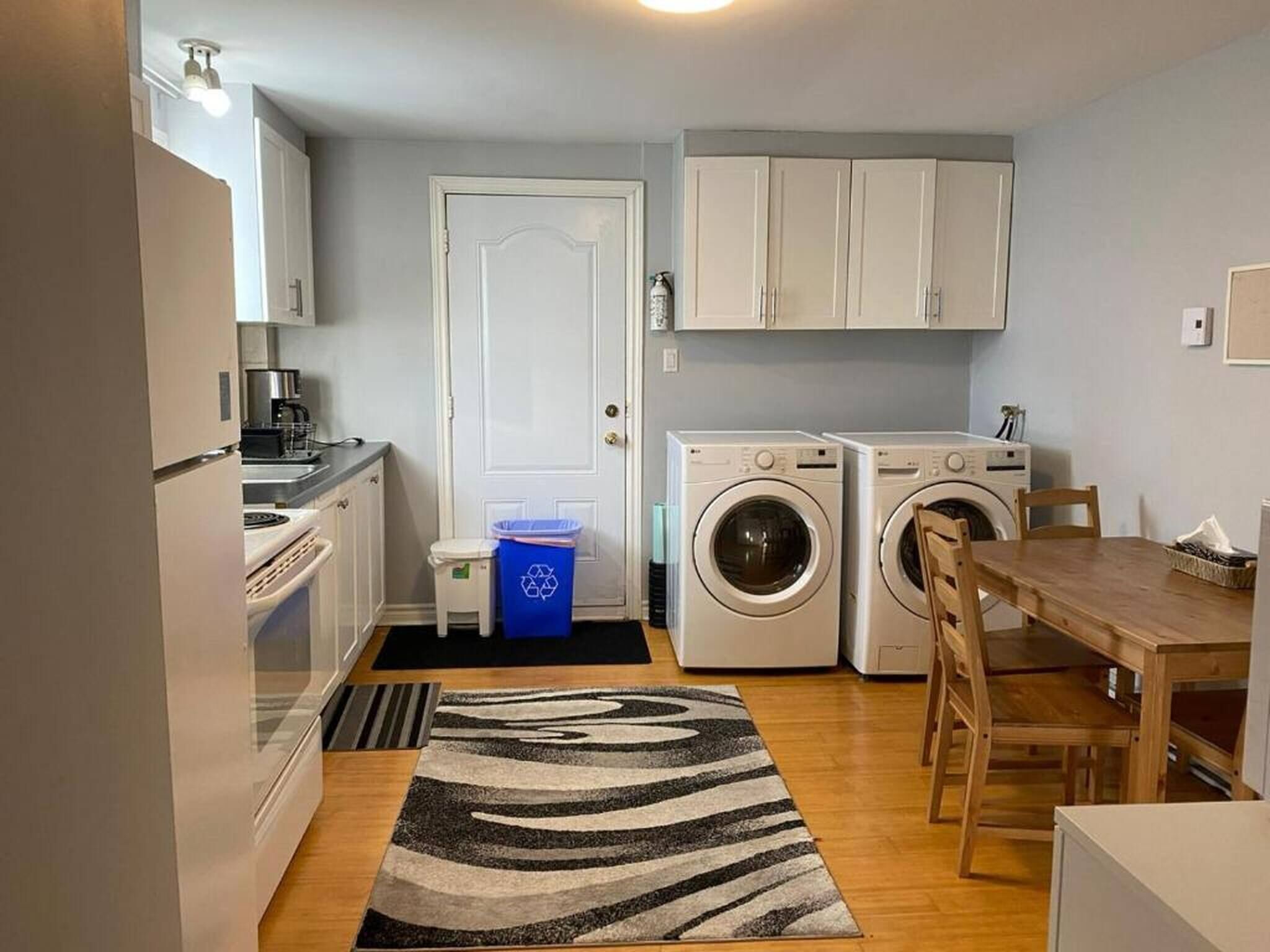 Apartment, 2 Bedrooms, Smoking, Balcony | Laundry
