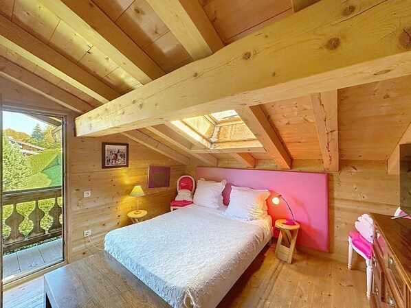 WiFi, bed sheets