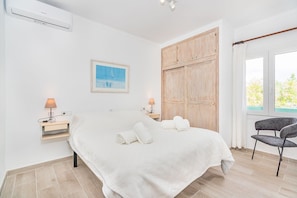 Apartment | 2 bedrooms, iron/ironing board - Cosy Beach Apartment, Cala Sant Vicenc (Pollença)