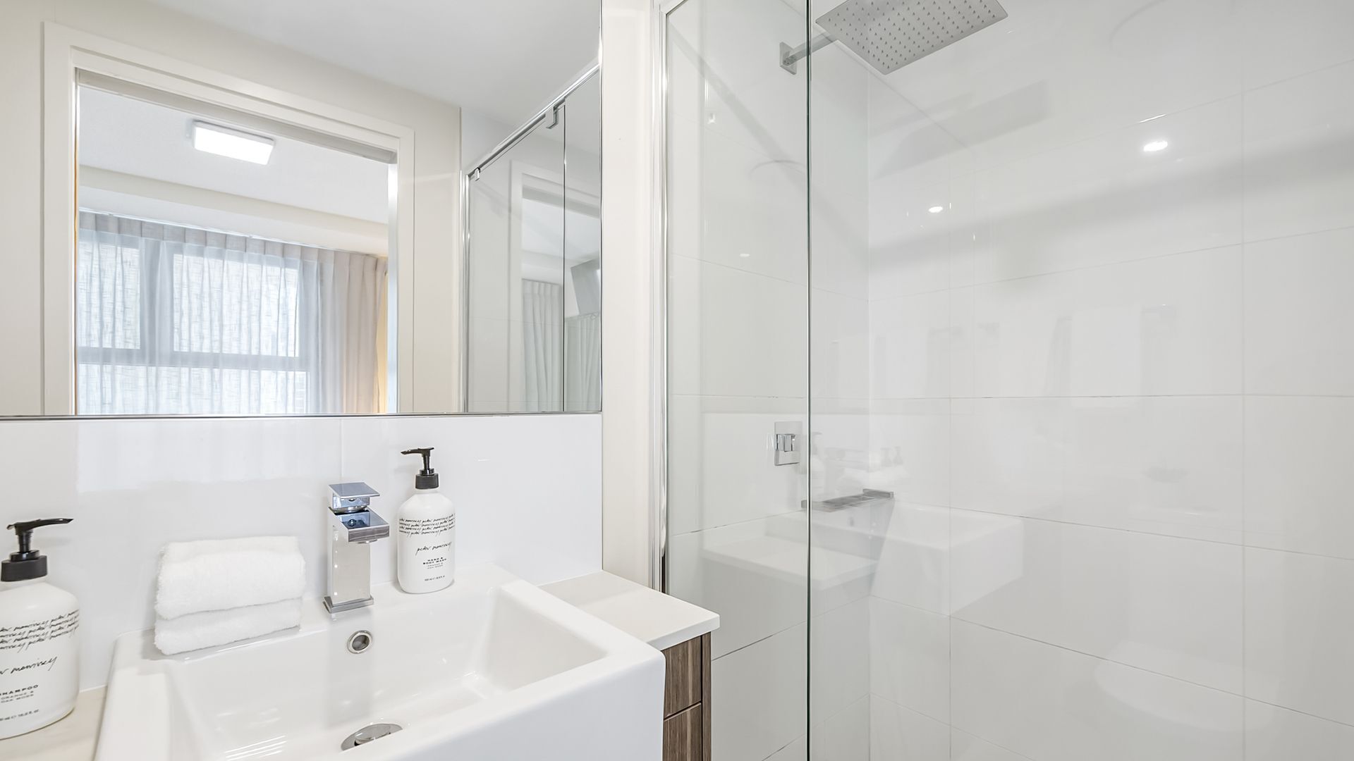 Shower, towels