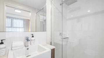 Shower, towels