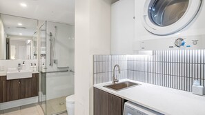 Bathroom - Neat 2 bedrooms 2 bathrooms unit in the heart of Mooloolaba (Mooloolaba)