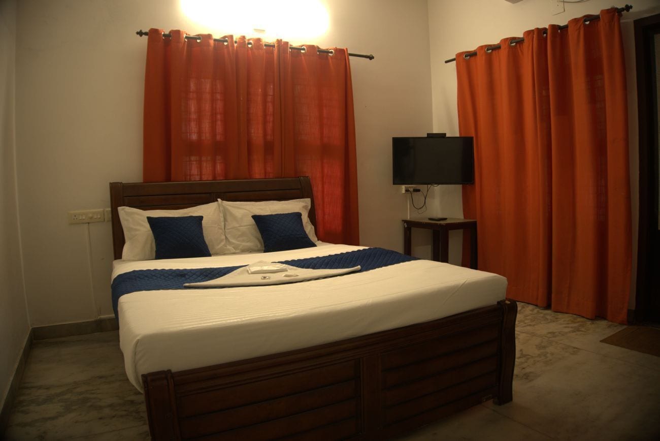 Premium Studio Suite | Desk, free WiFi