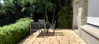 Bed and Breakfast 'Chambre Côté Mer' with Shared Terrace, Shared Garden and Wi-Fi