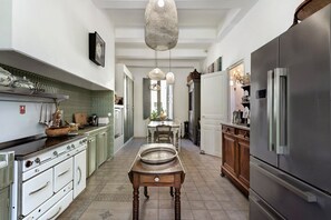 Unclassified image, 3 of 40, button - Bed and Breakfast 'Chambre 4' with Shared Pool, Wi-Fi and Air Conditioning (La Motte)
