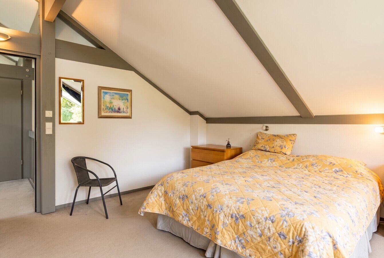 Bedroom 2 with twin beds convertible to a super king