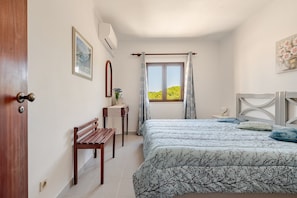 Room - Apartment 'Apartamento Praia Carvoeiro' with Balcony, Wi-Fi and Air Conditioning (Carvoeiro)