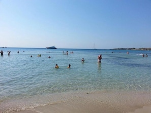 Sun loungers - Villa Vittoria on the Beachfront (Fontane Bianche)