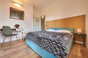 2 habitaciones, tabla de planchar con plancha, wifi y ropa de cama