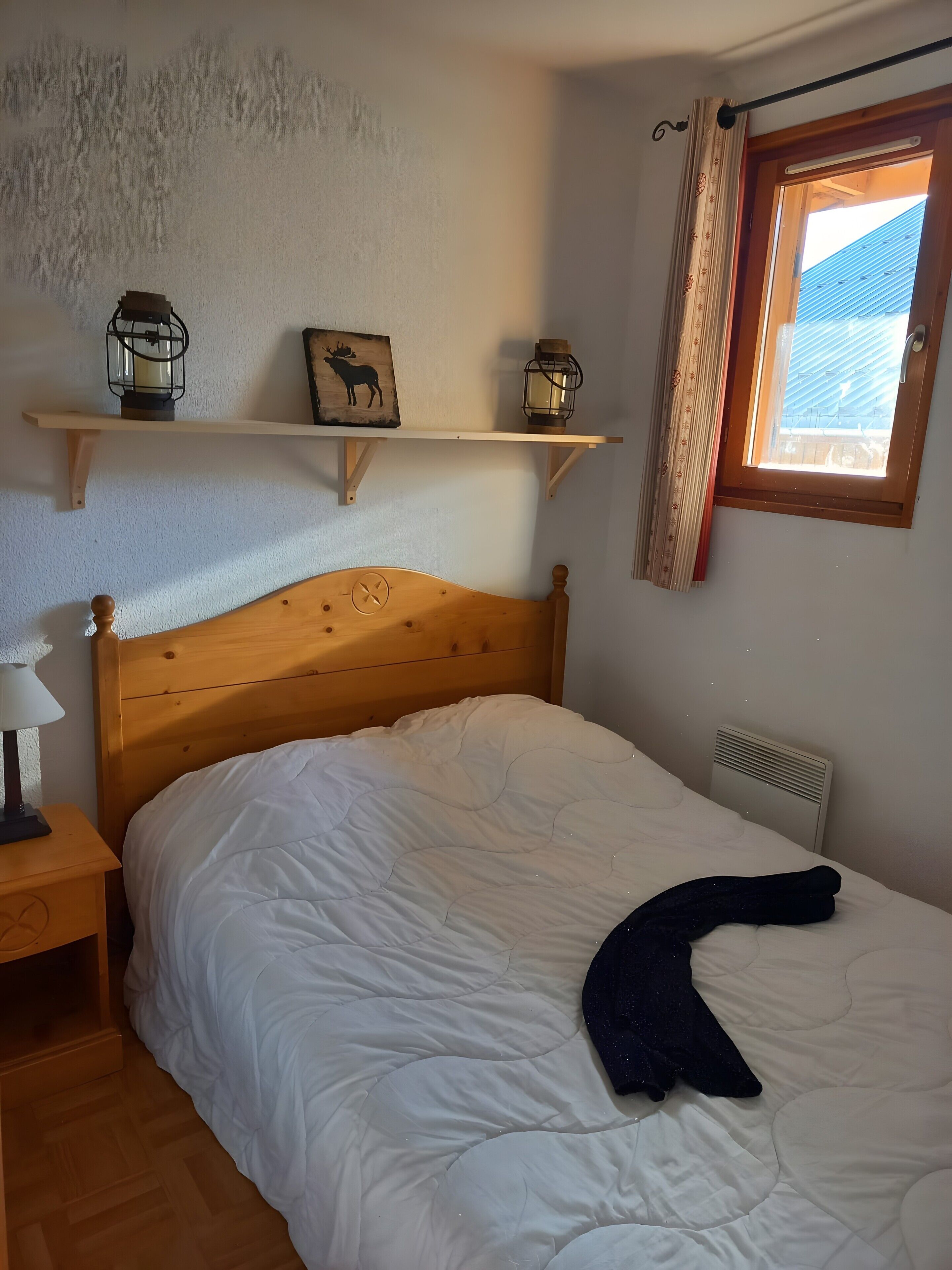 4 bedrooms, iron/ironing board, WiFi