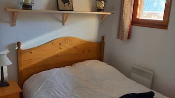 4 bedrooms, iron/ironing board, WiFi