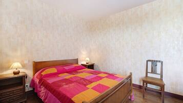 3 bedrooms, iron/ironing board, WiFi