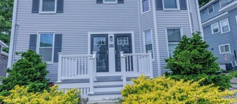 Modern 2BR Near Downtown Ipswich