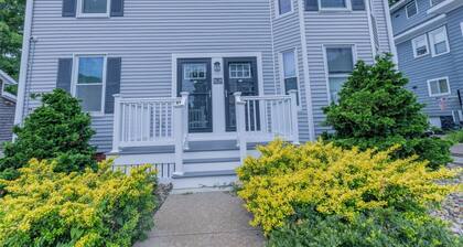 Modern 2BR Near Downtown Ipswich