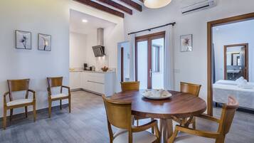 House | Dining