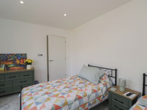 1 Brunel Court
