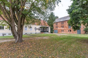 Exterior - Parkcafe Holiday Home with Private Terrace, Garden, and Wi-Fi (Briesen)