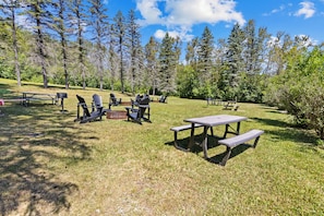 Unclassified image, 4 of 36, button - The Trailside Hotel (Duluth)
