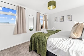 2 bedrooms, free WiFi, individually decorated, individually furnished - Edison House (Stafford)
