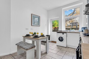 Cookware/dishes/utensils - Peak View Terrace (Buxton)
