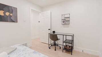 5 habitaciones, tabla de planchar con plancha y wifi gratis