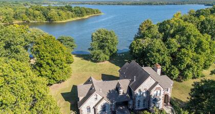 Your Splendid Sanctuary awaits in this magical escape to the lake!