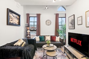Living area - The Hallmark Birmingham Flat (Birmingham)