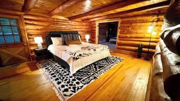 3 bedrooms, desk, WiFi (free), bed sheets