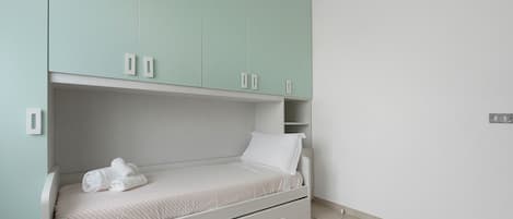 2 bedrooms, WiFi, bed sheets
