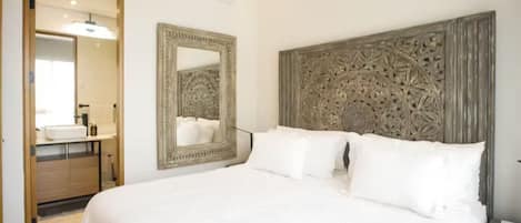 2 habitaciones, tabla de planchar con plancha, wifi y ropa de cama