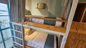 7 habitaciones, internet y ropa de cama