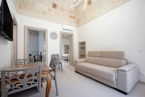 Living area - Mirabel in the city center (Monopoli)