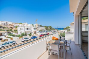 Outdoor dining - Holiday Home 50m From Cala Molins Beach (Pollença)