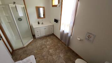 Dusche, Handtücher, Seife, Toilettenpapier