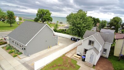 Centrally located 3-bedroom house near beach, boardwalk, brewery, bars, and park