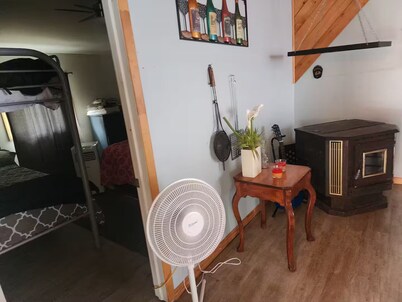 Spring!- Summer Fun- 7+ppl Cabin on Lake Superior!