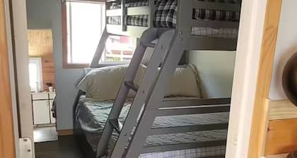 Spring!- Summer Fun- 7+ppl Cabin on Lake Superior!