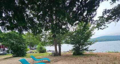 Perfect, Cozy, Fires Enjoy The Lake view & Sounds
