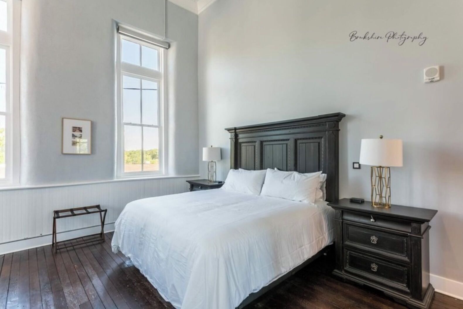 Suite | Iron/ironing board, WiFi (free)