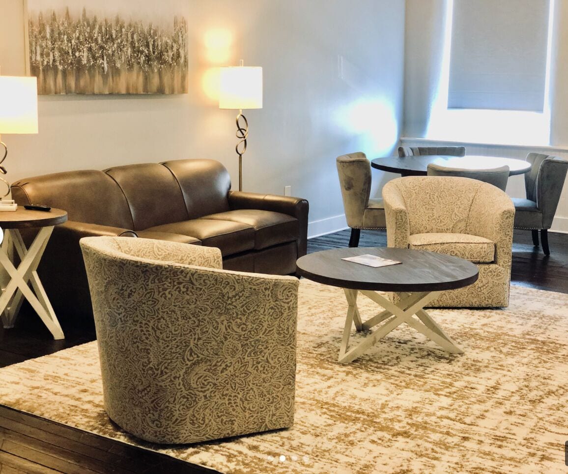 Executive Suite, Multiple Beds | Living area
