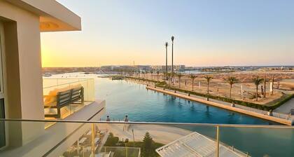 Luxury 4-Bedroom Marassi Home Near Beach & Marina