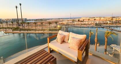 Luxury 4-Bedroom Marassi Home Near Beach & Marina