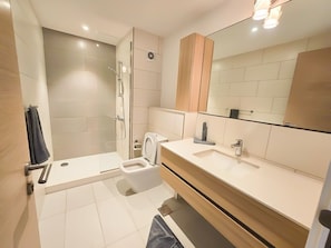 Regadera y bidet 