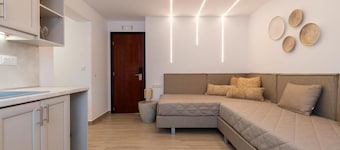 HOTEL AGNI ON THE BEACH 