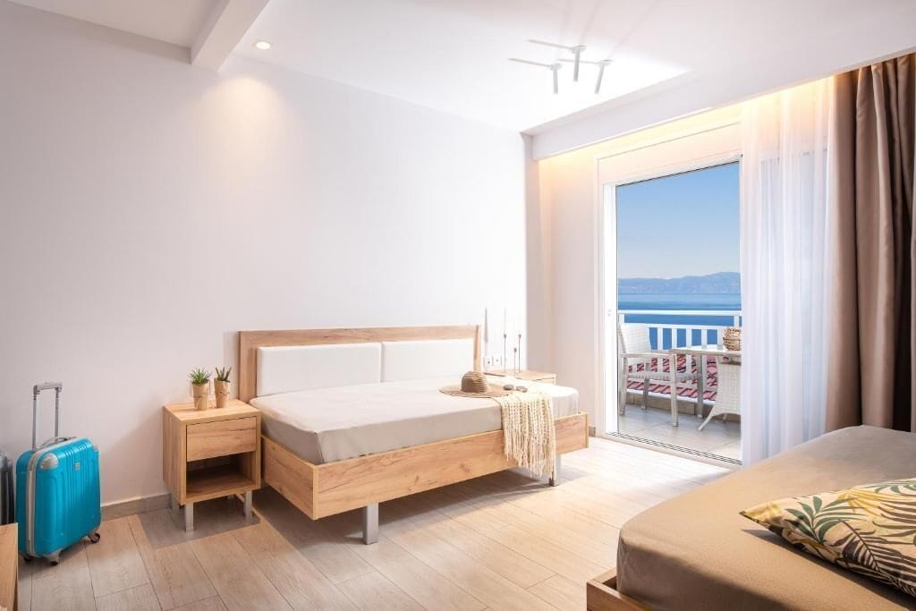 奢華套房, 陽台, 部分海景 | 埃及棉床單、高級寢具、Tempur-Pedic 床墊、客房內保險箱