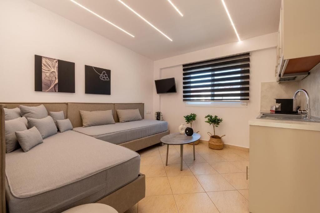 Familien-Suite, Balkon, eingeschränkter Meerblick | Innenbereich