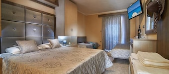 HOTEL AGNI ON THE BEACH