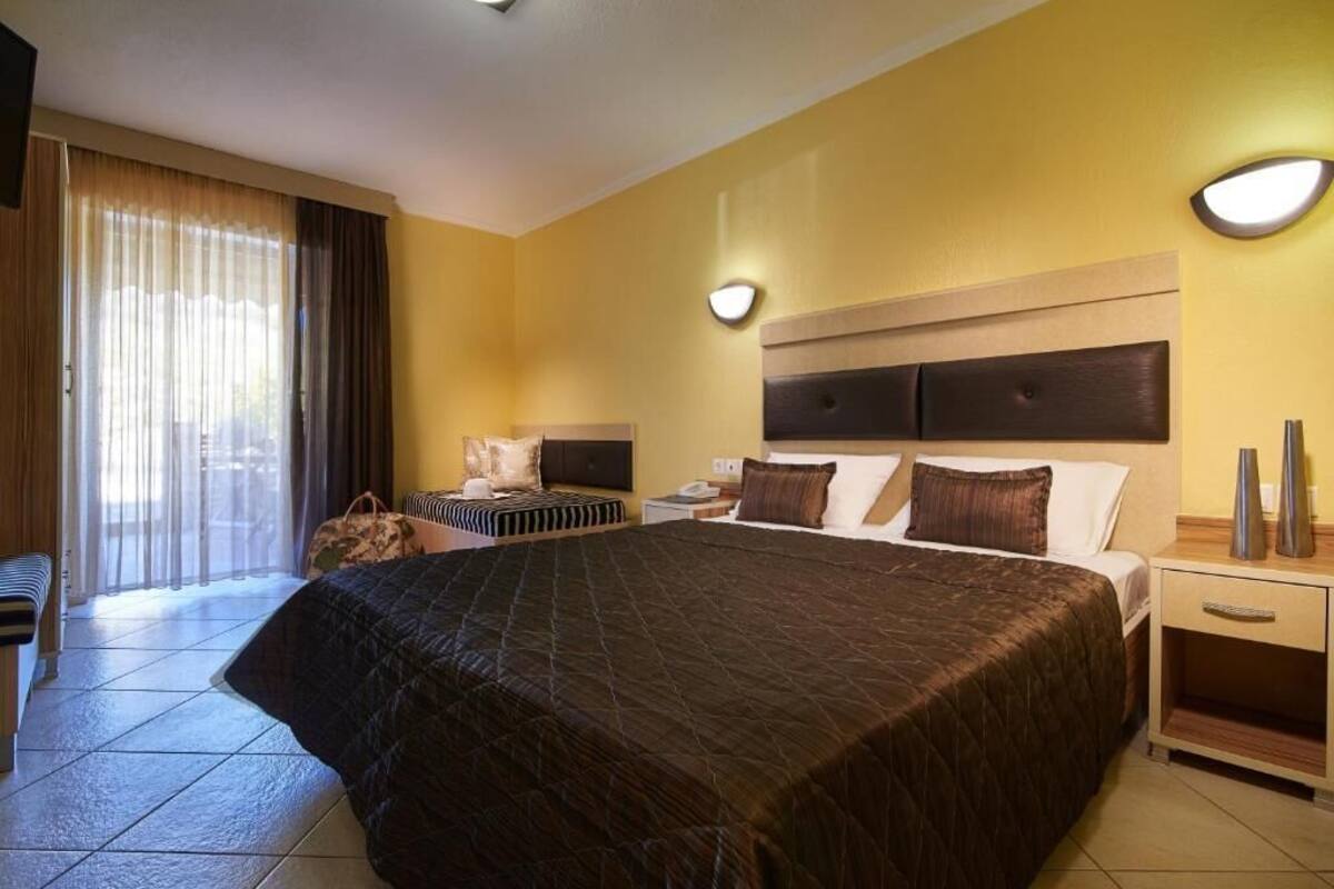 Standard Studio, Balcony, Partial Sea View